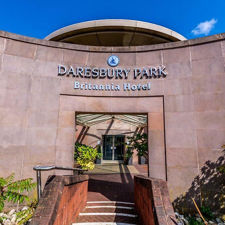 Daresbury Park Hotel & Spa Экстерьер фото